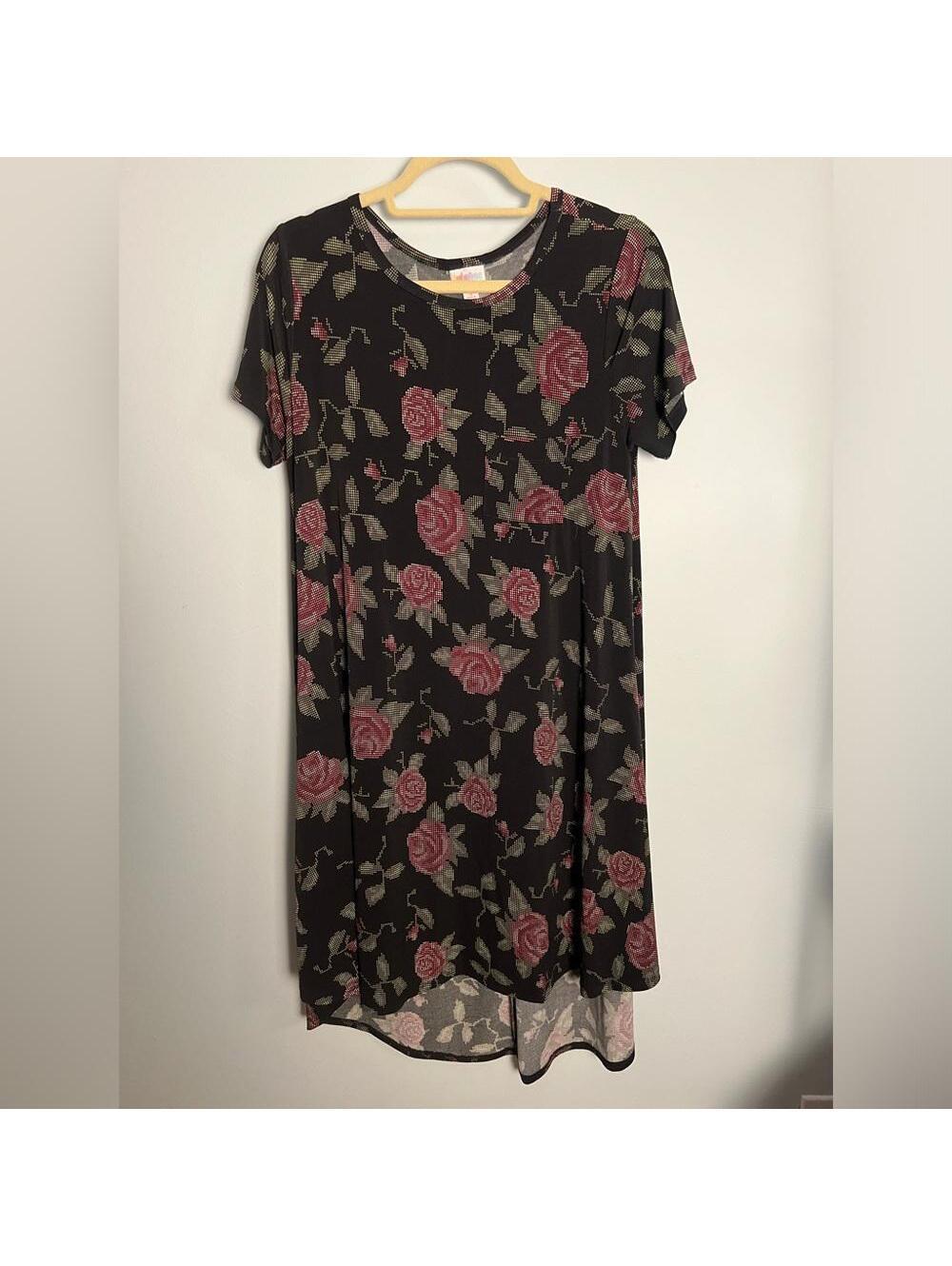 LuLaRoe Carly Dress Swing Digital Roses Floral High Low T Shirt Flowy Small EUC